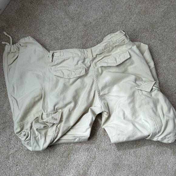 Aritzia supply cargo pants in gd birch - Picture 4 of 4